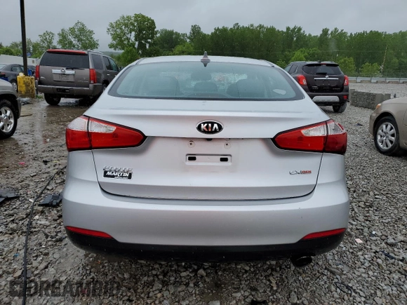 2016 Kia Forte EX z VIN KNAFZ4A87G5550317, wystawiony jako Copart lot #52009755 z przebiegiem 107 404 mil mil oraz Nie do naprawy • Non repairable. Historia ofert i sprzedaży dostępna na DreamBid. Obrazek 6.