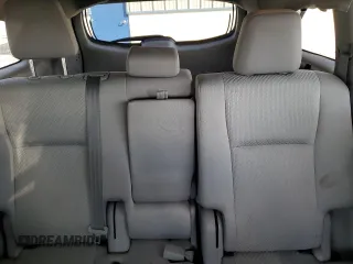 2018 Toyota Highlander LE z VIN 5TDZZRFH8JS235257, wystawiony jako Copart lot #56845205 z przebiegiem 136 194 mil mil oraz Szkoda całkowita • Salvage title. Historia ofert i sprzedaży dostępna na DreamBid. Obrazek 10.