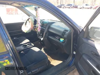 2006 Honda CR-V EX with VIN JHLRD78806C020371, listed as a IAAI auction lot 41812893 with 282,171 mi miles and . Bid and sale history available at carsss.com. Image 5.