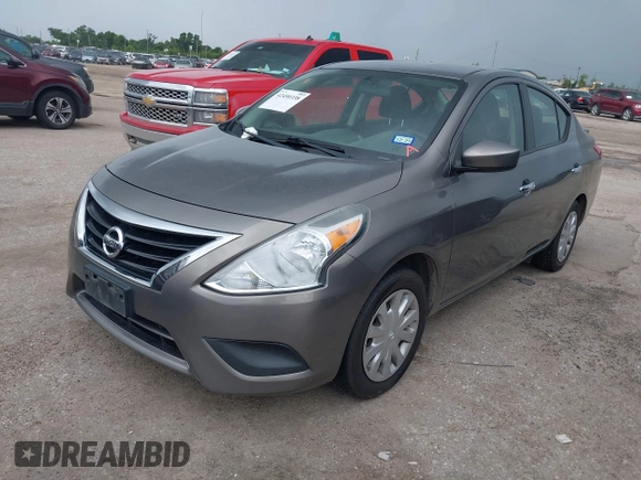 2016 Nissan Versa S Plus z VIN 3N1CN7AP7GL890158, wystawiony jako IAAI lot #42490338 z przebiegiem 180 520 mil mil oraz . Historia ofert i sprzedaży dostępna na DreamBid. Obrazek 2.