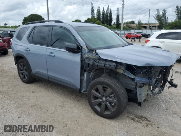 2025 Honda Pilot Sport with VIN 5FNYG2H33SB002824, listed as a Copart auction lot 72117454 with 4,942 mi miles and Salvage Title. Bid and sale history available at carsss.com. Image 4.