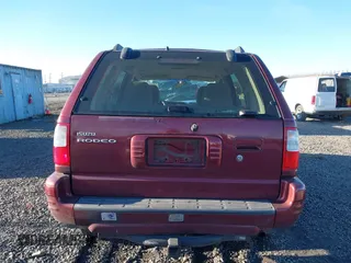 2002 Isuzu Rodeo with VIN 4S2DM58W624335632, listed as a IAAI auction lot 41690735 with 186,480 mi miles and . Bid and sale history available at DreamBid. Image 17.