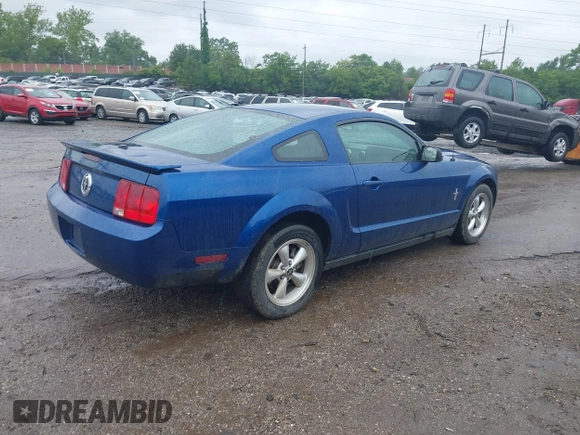 2007 Ford Mustang Deluxe with VIN 1ZVFT80N175237313, listed as a IAAI auction lot 42363986 with 80,572 mi miles and . Bid and sale history available at DreamBid. Image 4.