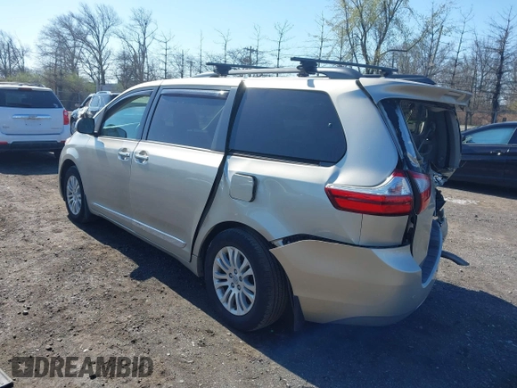 2017 Toyota Sienna XLE Auto Access Seat with VIN 5TDYZ3DC4HS862189, listed as a IAAI auction lot 41989366 with 58,879 mi miles. Bid and sale history available at carsss.com. Image 3.