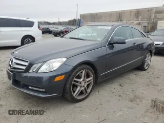2013 Mercedes-Benz E-Class E 350 with VIN WDDKJ5KB0DF195415, listed as a Copart auction lot 43899245 with 101,592 mi miles and Salvage Title. Bid and sale history available at carsss.com. Image 1.