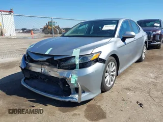 2020 Toyota Camry LE with VIN 4T1C11AK4LU302190, listed as a IAAI auction lot 41625262 with 61,337 mi miles. Bid and sale history available at carsss.com. Image 18.