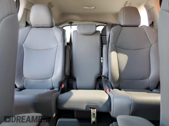 2021 Toyota Sienna XLE with VIN 5TDYRKEC1MS064669, listed as a Copart auction lot 57818955 with 120,181 mi miles and Salvage title. Bid and sale history available at DreamBid. Image 10.