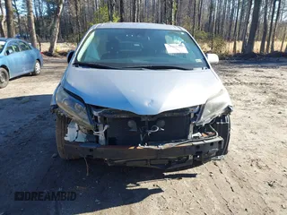 2018 Toyota Sienna SE z VIN 5TDXZ3DC3JS927325, wystawiony jako IAAI lot #41708684 z przebiegiem 95 929 mil mil oraz . Historia ofert i sprzedaży dostępna na DreamBid. Obrazek 12.