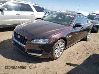 2016 Jaguar XF 35t Premium with VIN SAJBD4BV1GCY09868, listed as a Copart auction lot 70508964 with 111,918 mi miles and Clean Title. Bid and sale history available at carsss.com. Image 1.