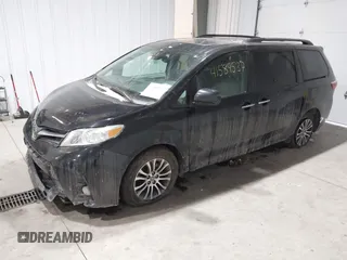 2019 Toyota Sienna XLE Auto Access Seat with VIN 5TDYZ3DCXKS970792, listed as a IAAI auction lot 41589537 with 138,971 mi miles. Bid and sale history available at carsss.com. Image 2.