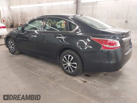 2015 Nissan Altima S with VIN 1N4AL3AP5FN871311, listed as a IAAI auction lot 42145112 with 174,605 mi miles and . Bid and sale history available at carsss.com. Image 3.