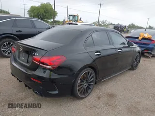2021 Mercedes-Benz A 35 AMG z VIN W1K3G5BB1MJ322561, wystawiony jako IAAI lot #42210362 z przebiegiem 24 626 mil mil oraz . Historia ofert i sprzedaży dostępna na DreamBid. Obrazek 4.