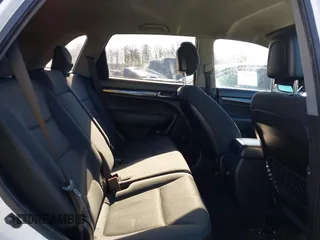 2013 Kia Sorento LX z VIN 5XYKT3A67DG348527, wystawiony jako IAAI lot #41877162 z przebiegiem 348 914 mil mil oraz . Historia ofert i sprzedaży dostępna na DreamBid. Obrazek 8.