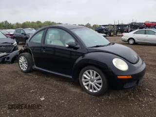 2010 Volkswagen New Beetle Coupe with VIN 3VWRW3AG7AM027033, listed as a Copart auction lot 72426264 with 131,396 mi miles and Clean Title. Bid and sale history available at carsss.com. Image 4.