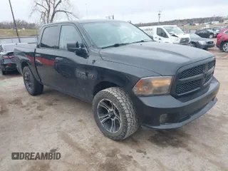 2015 Ram 1500 Express z VIN 1C6RR6KT3FS664241, wystawiony jako IAAI lot #41765324 z przebiegiem 158 605 mil mil oraz . Historia ofert i sprzedaży dostępna na DreamBid. Obrazek 1.