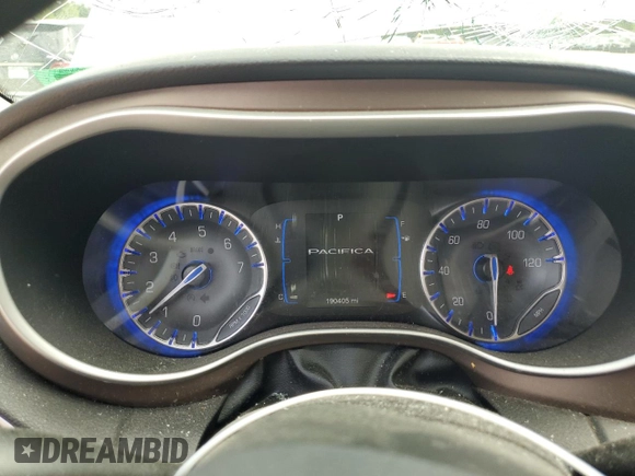 2017 Chrysler Pacifica Touring with VIN 2C4RC1DG6HR572039, listed as a Copart auction lot 58568105 with 190,405 mi miles and Salvage title. Bid and sale history available at DreamBid. Image 9.
