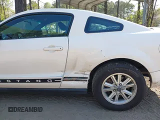 2008 Ford Mustang Deluxe with VIN 1ZVHT80N585151206, listed as a IAAI auction lot 42001372 with 199,207 mi miles and . Bid and sale history available at carsss.com. Image 6.