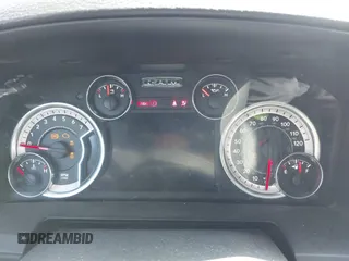 2013 Ram 1500 Sport z VIN 1C6RR7MT3DS515649, wystawiony jako IAAI lot #41949253 z przebiegiem Nie podano mil oraz . Historia ofert i sprzedaży dostępna na DreamBid. Obrazek 7.