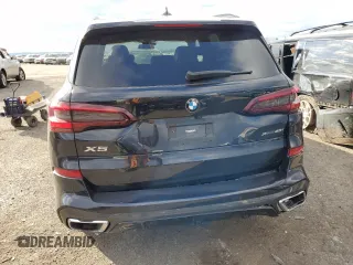 2022 BMW X5 xDrive40i with VIN 5UXCR6C07N9J48052, listed as a Copart auction lot 37326233 with 7,804 mi miles. Bid and sale history available at carsss.com. Image 6.