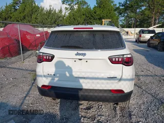 2024 Jeep Compass Latitude with VIN 3C4NJDBN5RT607238, listed as a IAAI auction lot 42732895 with 43,063 mi miles and . Bid and sale history available at DreamBid. Image 16.