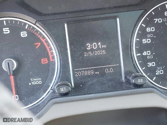 2015 Audi Q5 Premium with VIN WA1CFAFP6FA129539, listed as a IAAI auction lot 41378948 with 207,889 mi miles. Bid and sale history available at carsss.com. Image 14.