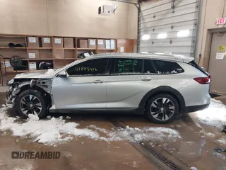 2018 Buick Regal Essence with VIN W04GV8SX0J1094167, listed as a IAAI auction lot 41845416 with 100,091 mi miles and . Bid and sale history available at DreamBid. Image 15.