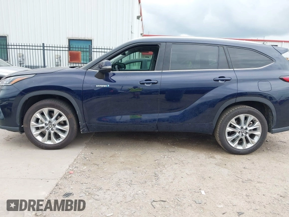 2020 Toyota Highlander Hybrid Limited with VIN 5TDYARAH3LS002884, listed as a IAAI auction lot 42457742 with 37,375 mi miles and . Bid and sale history available at DreamBid. Image 14.