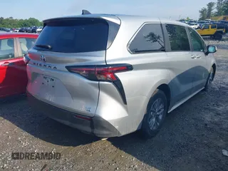 2024 Toyota Sienna LE z VIN 5TDKRKEC0RS203462, wystawiony jako IAAI lot #42240548 z przebiegiem 28 038 mil mil oraz . Historia ofert i sprzedaży dostępna na DreamBid. Obrazek 4.