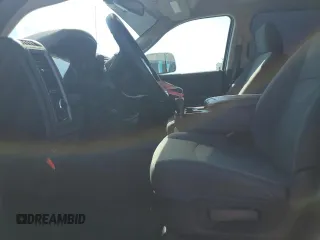 2016 Ram 1500 Tradesman z VIN 1C6RR6KM1GS306677, wystawiony jako Copart lot #72783884 z przebiegiem Nie podano mil oraz Szkoda całkowita • Salvage title. Historia ofert i sprzedaży dostępna na DreamBid. Obrazek 7.