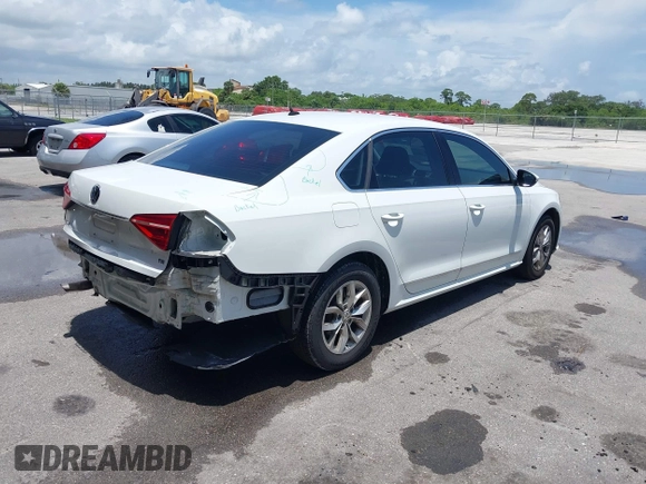 2016 Volkswagen Passat S z VIN 1VWAT7A33GC056162, wystawiony jako IAAI lot #42476725 z przebiegiem 88 872 mil mil oraz . Historia ofert i sprzedaży dostępna na DreamBid. Obrazek 4.