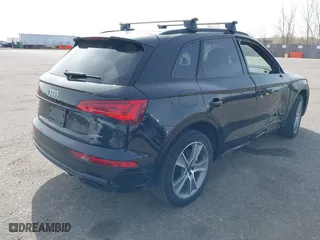 2025 Audi Q5 S line Premium with VIN WA1GAAFY9S2021963, listed as a IAAI auction lot 41840606 with 6,900 mi miles. Bid and sale history available at carsss.com. Image 4.