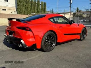 2024 Toyota Supra 3.0 z VIN WZ1DB0G09RW063546, wystawiony jako Copart lot #67269555 z przebiegiem 5 150 mil mil oraz Szkoda całkowita • Salvage title. Historia ofert i sprzedaży dostępna na DreamBid. Obrazek 4.