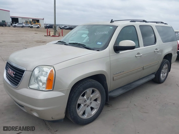 2013 GMC Yukon XL SLT with VIN 1GKS1KE02DR330318, listed as a IAAI auction lot 41526110 with 187,699 mi miles. Bid and sale history available at carsss.com. Image 2.