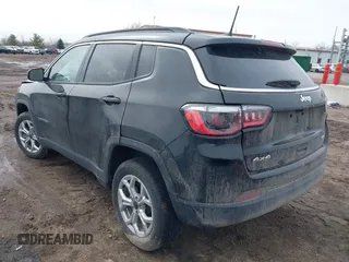 2025 Jeep Compass Latitude с VIN 3C4NJDBN2ST548767, выставлен на аукционе IAAI как лот 41747520 с пробегом 1 888 миль миль и . История ставок и продаж доступна на DreamBid. Изображение 3.