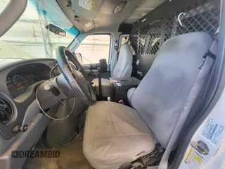 2007 Ford Econoline Cargo Commercial z VIN 1FTNE24LX7DA66520, wystawiony jako IAAI lot #42468438 z przebiegiem 202 597 mil mil oraz . Historia ofert i sprzedaży dostępna na DreamBid. Obrazek 1.