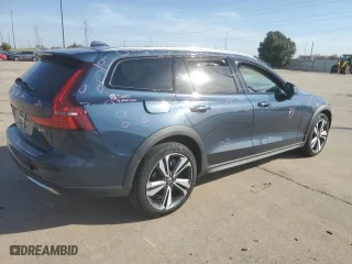 2024 Volvo V60 Cross Country Plus with VIN YV4L12WY1R2137899, listed as a Copart auction lot 77165464 with 4,457 mi miles and Clean Title. Bid and sale history available at carsss.com. Image 3.