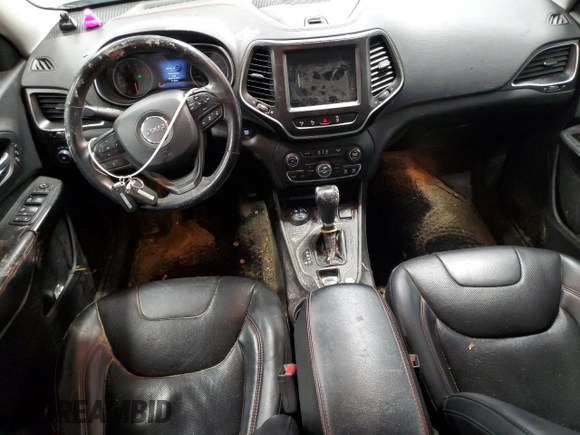 2019 Jeep Cherokee Trailhawk Elite with VIN 1C4PJMBX4KD138598, listed as a Copart auction lot 45204255 with 135,557 mi miles and Salvage Title. Bid and sale history available at carsss.com. Image 8.