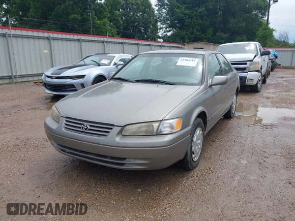 1997 Toyota Camry LE z VIN 4T1BG22KXVU034196, wystawiony jako IAAI lot #42504214 z przebiegiem 155 915 mil mil oraz . Historia ofert i sprzedaży dostępna na DreamBid. Obrazek 6.