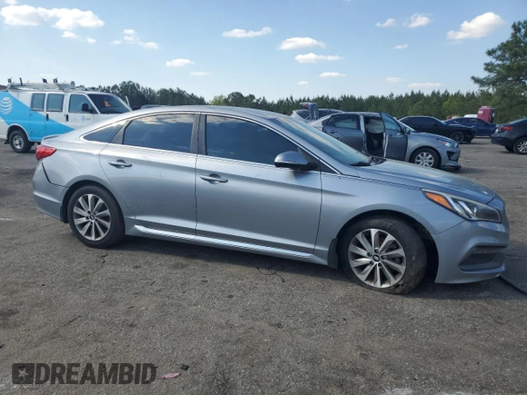 2015 Hyundai Sonata Limited with VIN 5NPE34AF6FH134837, listed as a Copart auction lot 52138205 with Not Provided miles and Clean Title. Bid and sale history available at carsss.com. Image 4.