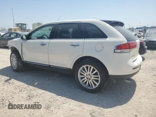 2013 Lincoln MKX z VIN 2LMDJ8JKXDBL40838, wystawiony jako Copart lot #52504995 z przebiegiem 106 211 mil mil oraz Czysty tytuł • Clean title. Historia ofert i sprzedaży dostępna na DreamBid. Obrazek 2.