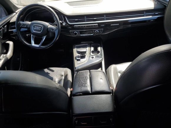2018 Audi Q7 Premium Plus with VIN WA1LAAF70JD028163, listed as a Copart auction lot 61989305 with 191,095 mi miles and Clean title. Bid and sale history available at DreamBid. Image 8.