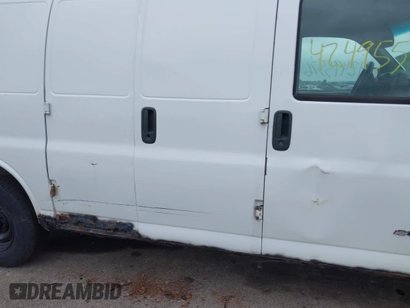 2000 Chevrolet City Express Cargo z VIN 1GCFG15W5Y1120830, wystawiony jako IAAI lot #42495576 z przebiegiem 266 346 mil mil oraz . Historia ofert i sprzedaży dostępna na DreamBid. Obrazek 12.