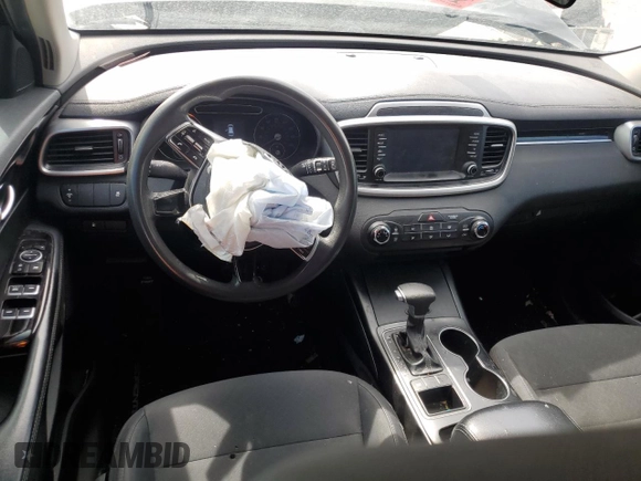 2019 Kia Sorento L with VIN 5XYPG4A30KG583497, listed as a Copart auction lot 49723285 with 107,474 mi miles and Salvage Title. Bid and sale history available at DreamBid. Image 8.