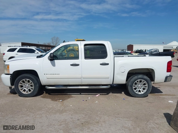 2007 Chevrolet Silverado 1500 LT w/1LT with VIN 2GCEC13C471716312, listed as a IAAI auction lot 41792270 with 84,649 mi miles. Bid and sale history available at carsss.com. Image 14.