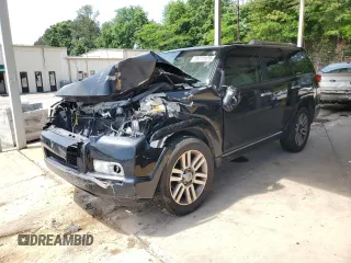 2010 Toyota 4Runner SR5 z VIN JTEZU5JR8A5000530, wystawiony jako Copart lot #55772475 z przebiegiem Nie podano mil oraz Szkoda całkowita • Salvage title. Historia ofert i sprzedaży dostępna na DreamBid. Obrazek 1.