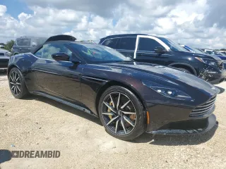 2020 Aston Martin DB11 z VIN SCFRMFCW6LGM09132, wystawiony jako Copart lot #73692314 z przebiegiem Nie podano mil oraz Nie do naprawy. Historia ofert i sprzedaży dostępna na DreamBid. Obrazek 4.