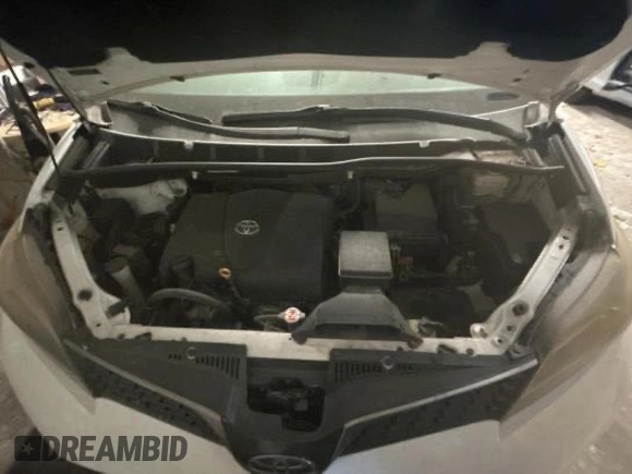 2018 Toyota Sienna SE with VIN 5TDXZ3DC1JS918378, listed as a Copart auction lot 62154135 with 110,087 mi miles and Salvage title. Bid and sale history available at DreamBid. Image 7.