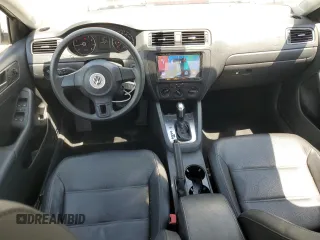 2014 Volkswagen Jetta SE с VIN 3VWD17AJ2EM420195, выставлен на аукционе Copart как лот 62750875 с пробегом 154 195 миль миль и Списание • Salvage title. История ставок и продаж доступна на DreamBid. Изображение 8.