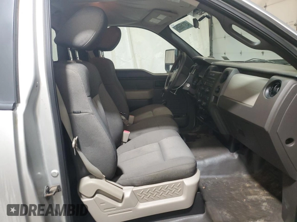 2009 Ford F-150 XL with VIN 1FTVF14V99KB49833, listed as a Copart auction lot 43116685 with 124,541 mi miles and Salvage title. Bid and sale history available at DreamBid. Image 10.