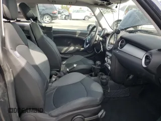 2007 MINI Hardtop z VIN WMWMF33537TT54433, wystawiony jako Copart lot #58813415 z przebiegiem 111 250 mil mil oraz Szkoda całkowita • Salvage title. Historia ofert i sprzedaży dostępna na DreamBid. Obrazek 10.